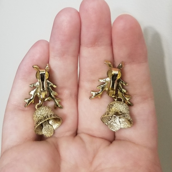 Fun vtg jingle bell earrings w damaged brooch - Picture 4 of 11